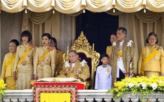 泰国皇家翡翠手镯「价值20亿泰国王室翡翠佛」