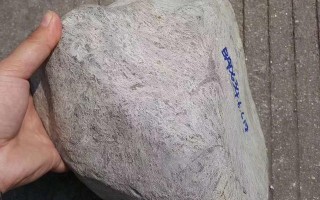 翡翠原石的16种皮壳特征图文详解（翡翠原石的16种皮壳特征图文详解）