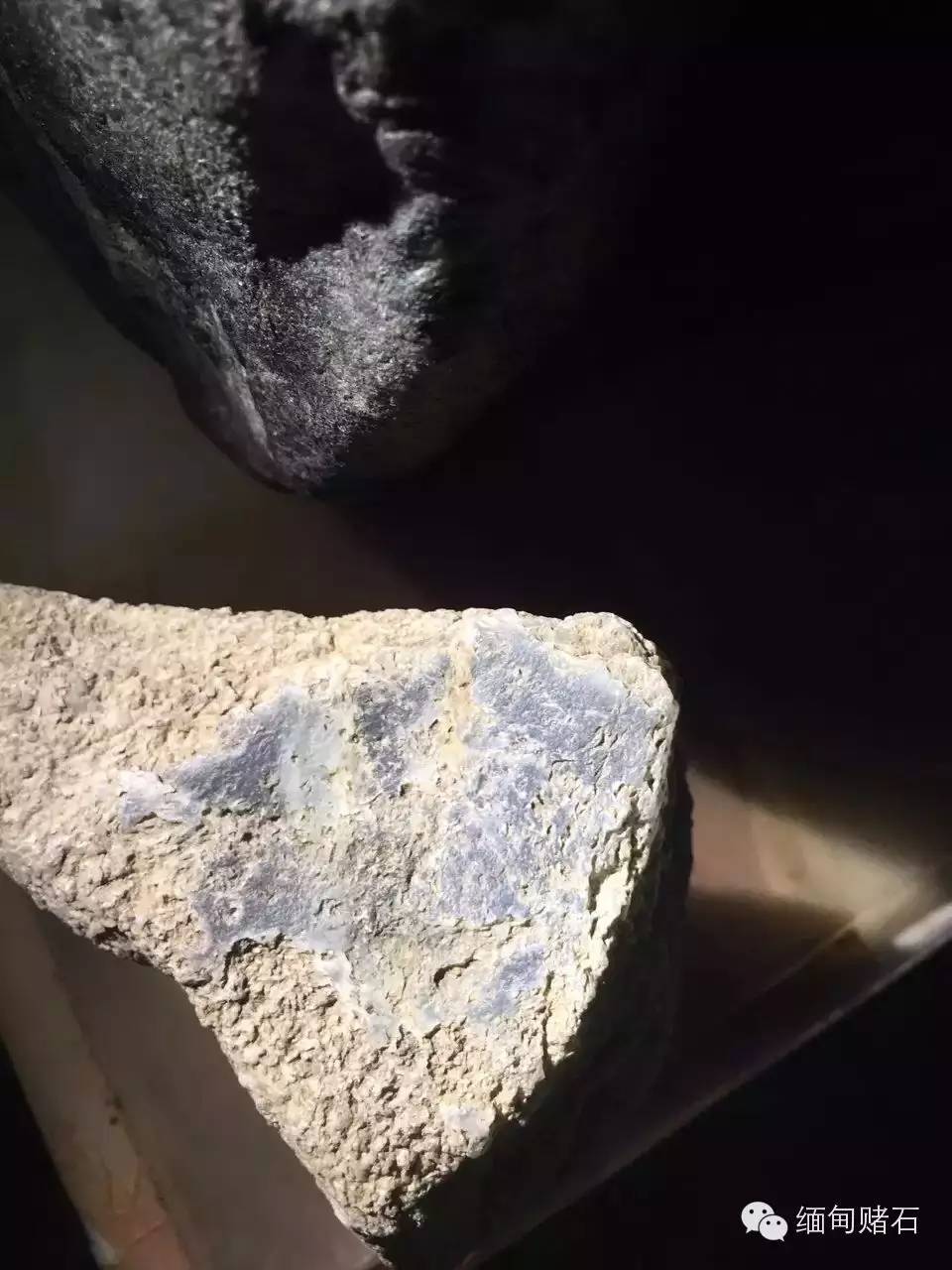 翡翠原石可能會具有剛性？要怎麽看呢？  第2张