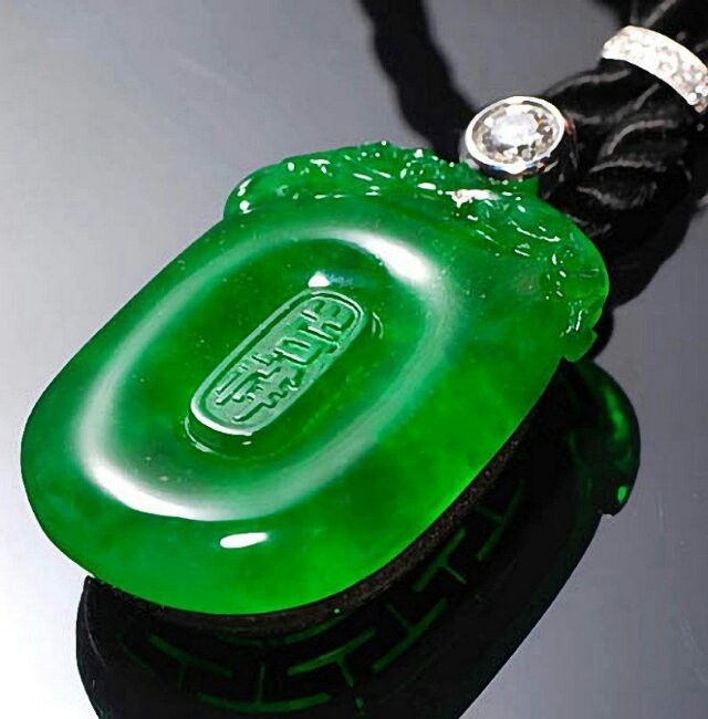 極品玻璃種，帝王綠翡翠高貴之美  第5张