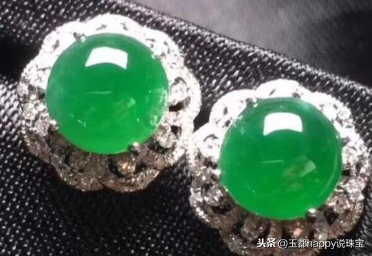 一只玻璃种帝王绿翡翠手镯价格「排第12刘晓庆收藏翡翠估价102亿」  第42张
