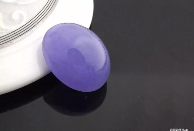 带紫色翡翠手镯颜色容易褪色吗「贵族的象征」  第1张