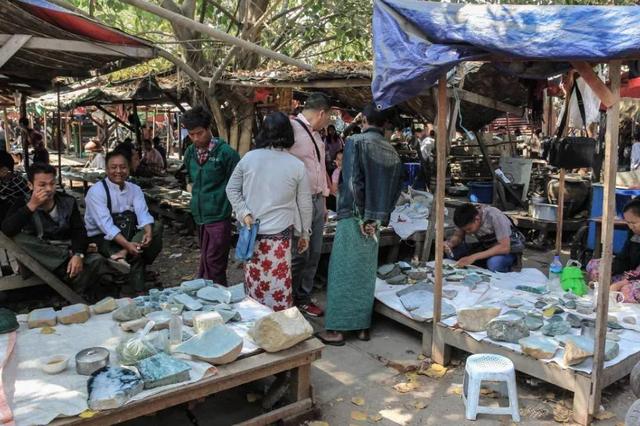 到缅甸买翡翠手镯「去缅甸买翡翠真的会便宜吗」  第6张
