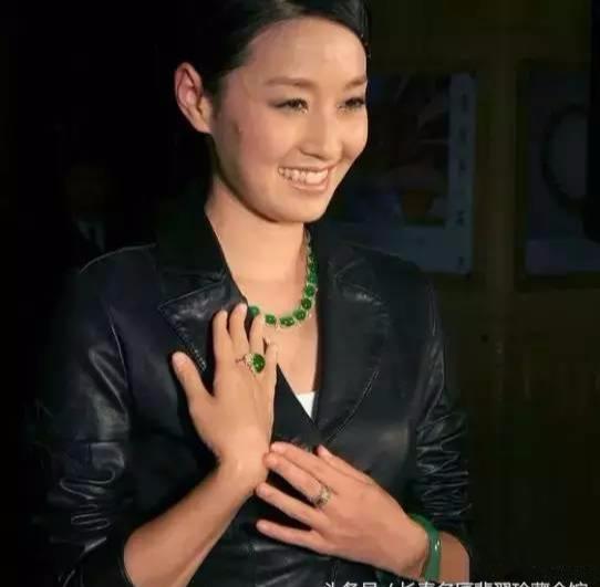 刘晓庆的翡翠，据说价值4亿！  第8张
