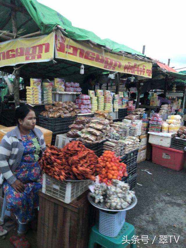 缅甸哪里有卖翡翠手镯「角湾市场捡漏满阳绿翡翠戒面」  第42张