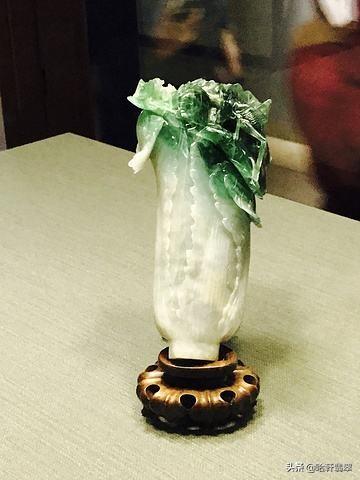 清朝玉雕技术的巅峰之作《神女翡翠白菜》，价值2亿的翡翠白菜  第10张