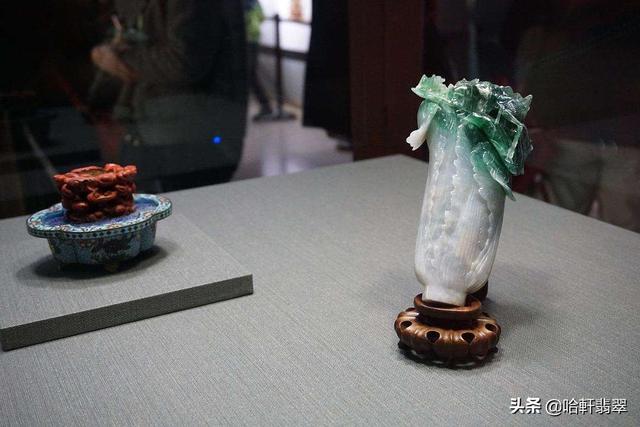 清朝玉雕技术的巅峰之作《神女翡翠白菜》，价值2亿的翡翠白菜  第11张