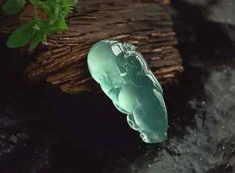 龙石种翡翠被称为“变色龙”，现在市场上已经见不到了  第2张