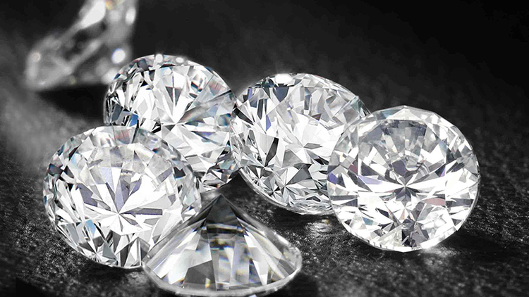 合成碳硅石是真钻，莫桑钻是真钻38000元买翡翠合成钻-第2张图片-