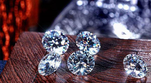 合成碳硅石是真钻，莫桑钻是真钻38000元买翡翠合成钻-第3张图片-