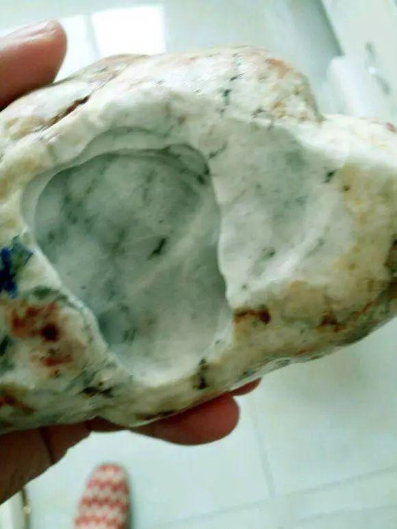 翡翠赌石(黄砂皮赌石皮壳的特征  第20张