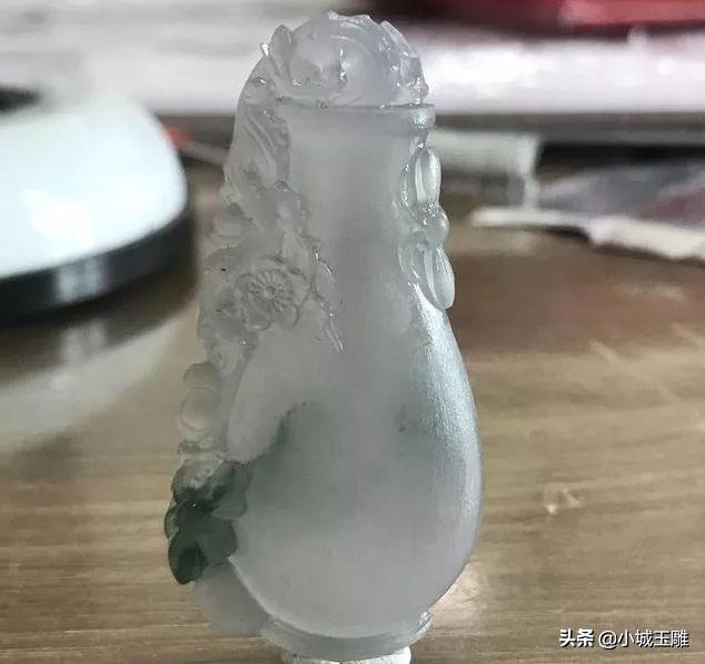冰种翡翠花瓶，从原料到成品的过程  第7张