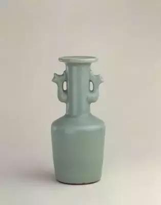龙泉窑的各时期特点（宋·龙泉窑青釉弦纹瓶、多管瓶、盘口壶的特征）  第1张