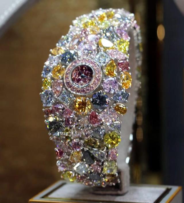 最贵钻戒「世界上最贵的钻石戒指多少钱」  第67张