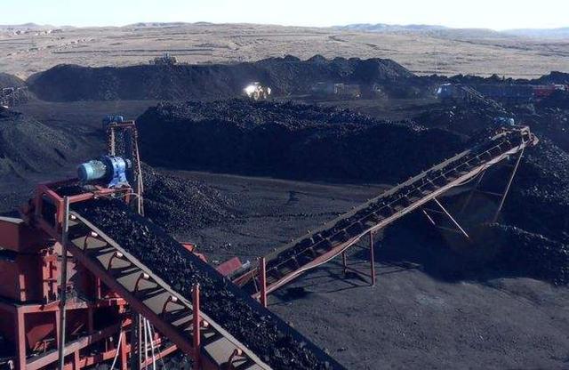 黄金是怎么形成的？「山西煤炭大省--山西太原煤炭开采现场先地位」  第3张