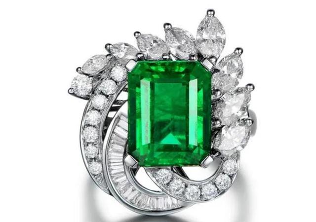 绿色的珠宝是什么品牌的(绿色珠宝有哪些)  第1张