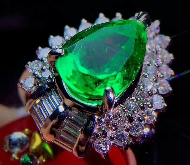 绿色的珠宝是什么品牌的(绿色珠宝有哪些)  第2张