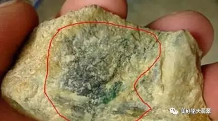 赶紧收藏吧！高清图文详解最常见的15种翡翠原石皮壳特征-第6张图片-