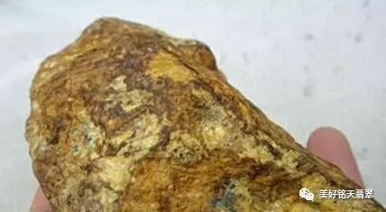 赶紧收藏吧！高清图文详解最常见的15种翡翠原石皮壳特征-第8张图片-