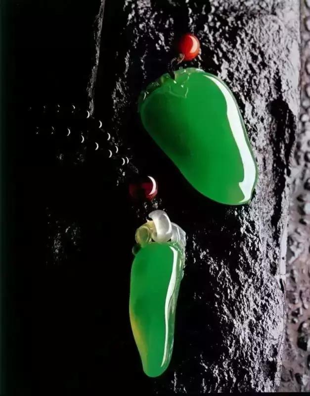 翡翠手镯，深浅不一通体均匀的翡翠绿色且均匀的误区  第15张