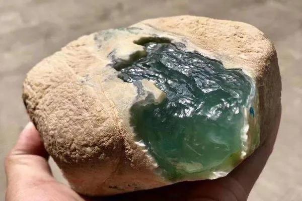 高压环境的翡翠硬玉岩会产生变形作用，怎么看翡翠硬玉  第3张