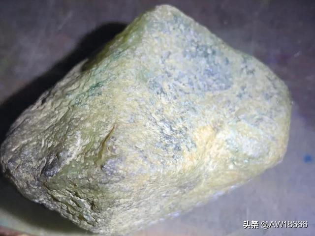 翡翠原石的几种类型  第2张