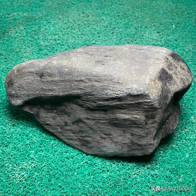 翡翠原石的几种类型  第5张