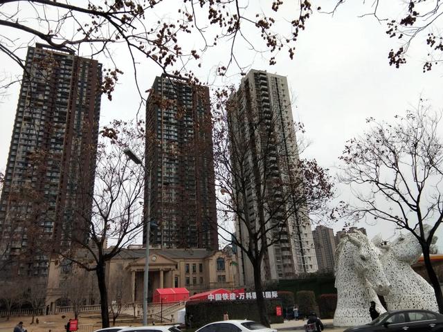 北京万科翡翠国际价值1074套房源首日登记量达到15895个  第2张