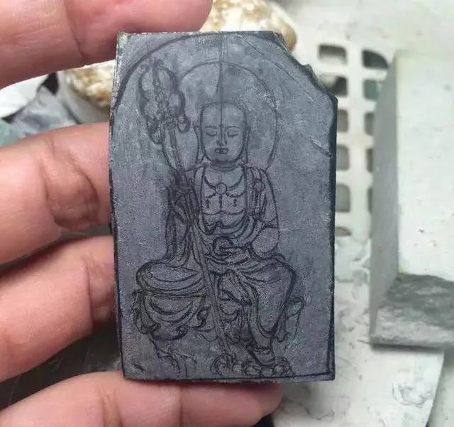 分享一尊地藏王菩萨的定制过程，墨翠真的非常适合佛教题材-第5张图片-
