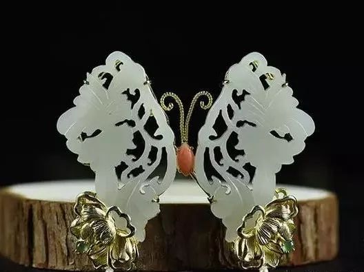 这些玉蝴蝶真的很美！蝴蝶的寓意象征是如何表现在玉雕上的-第1张图片-